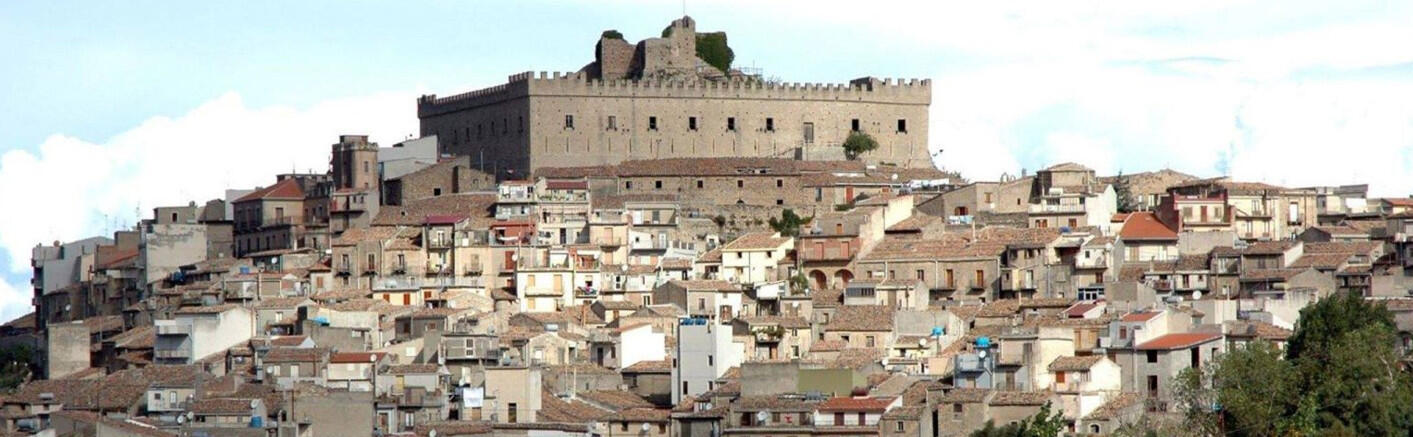 Montalbano-Elicona-panorama Montalbano Elicona, apre la nuova Casa di Comunità: un presidio per la sanità territoriale