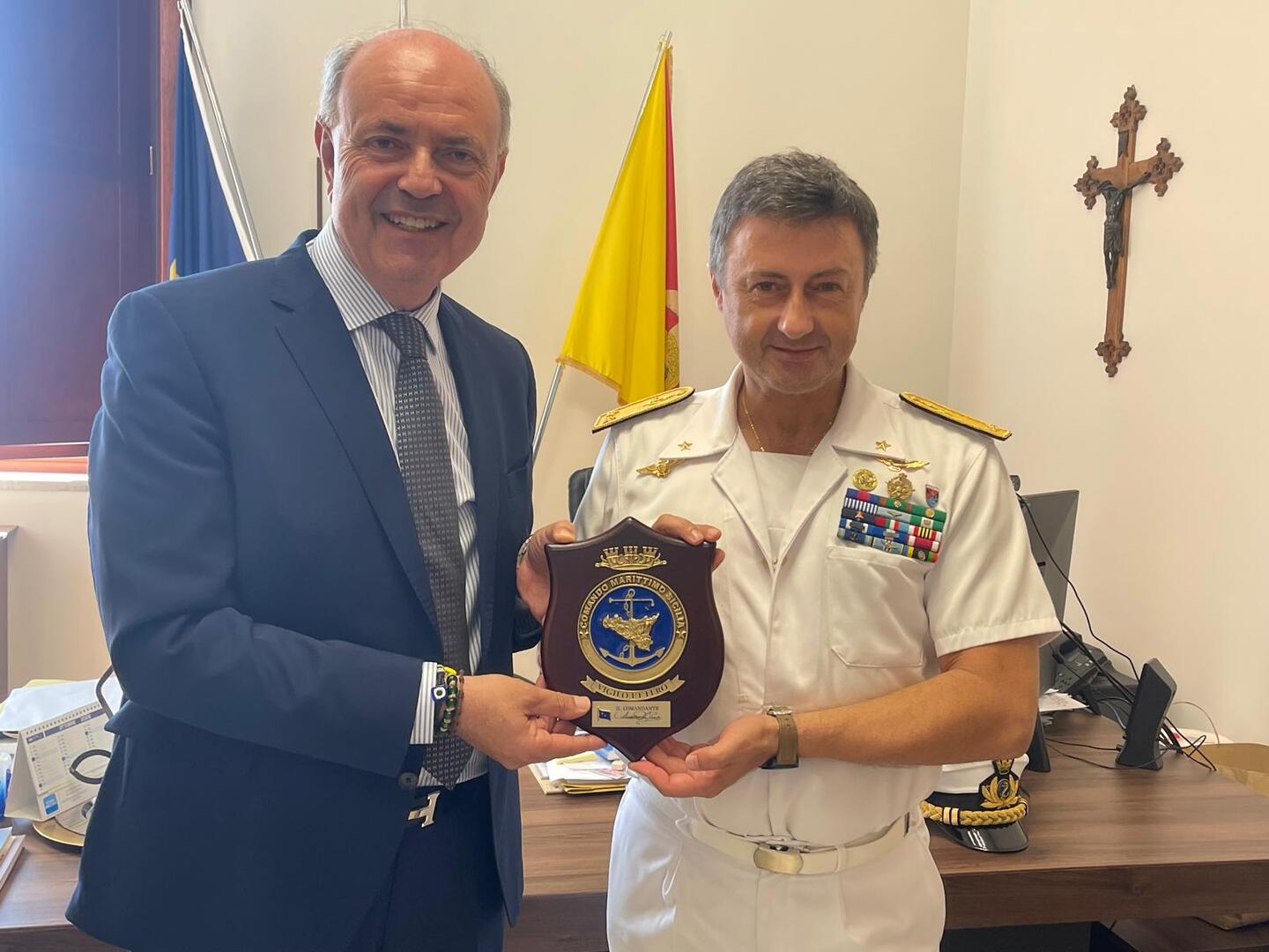 SINDACO-E-AMMIRAGLIO MILAZZO, INAUGURATA LA NUOVA SEDE DEI MARINAI D'ITALIA INTITOLATA AL TEN. VASC. NINO LA ROSA