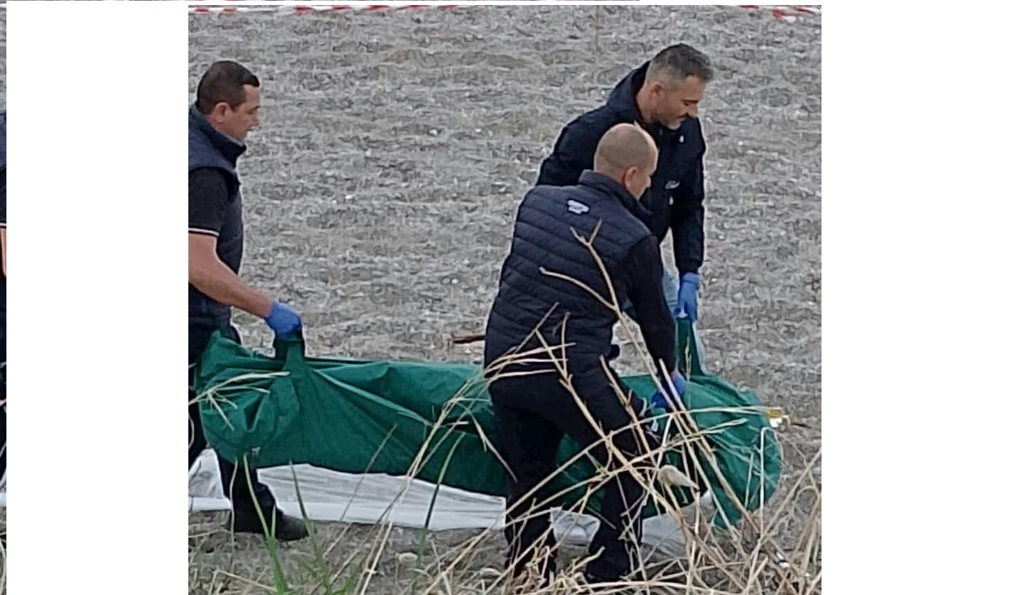 cadavere-1 MILAZZO, DARIO IMBRUGLIA TROVATO MORTO SULLA SPIAGGIA DI PONENTE