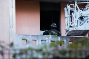 Incendio in appartamento via Bottoni 16